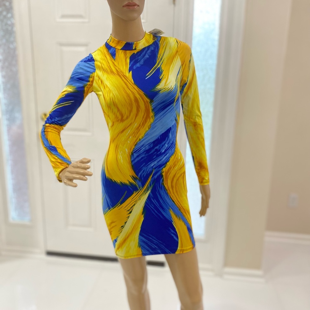 Beautiful brush strk bodycon mini dress size S